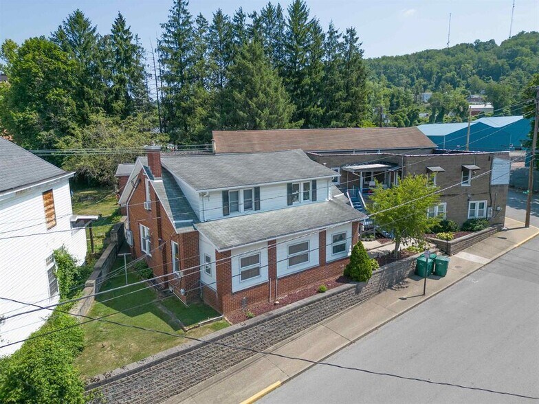 312 Clark St, Clarksburg, WV à vendre - Photo de l’immeuble – Image 3 sur 4