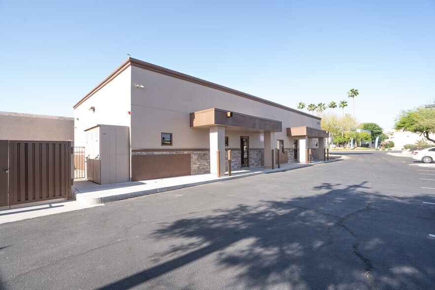 12821 N Cave Creek Rd, Phoenix, AZ à vendre - Photo de l’immeuble – Image 3 sur 13