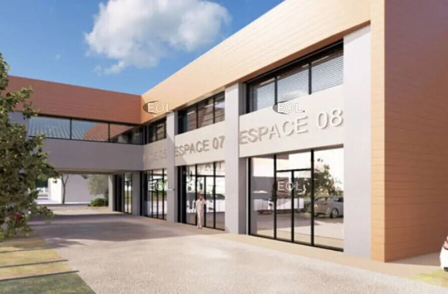 Local d’activités dans Roquevaire à louer - Photo de l’immeuble – Image 2 sur 7