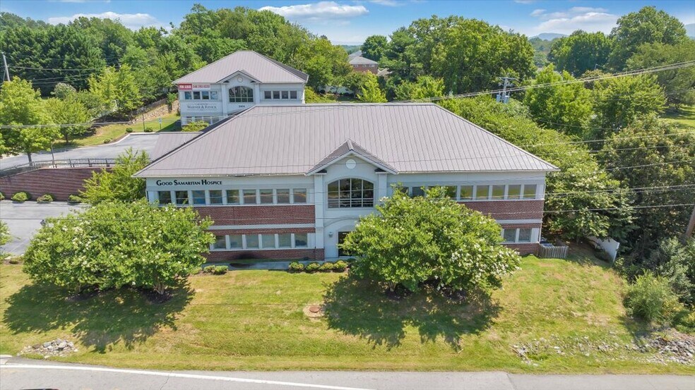 2408 Electric Rd, Roanoke, VA à louer - Photo principale – Image 1 sur 57