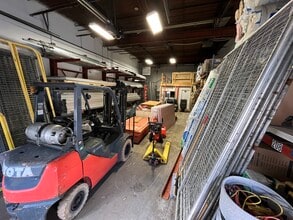 108 Clematis Ave, Waltham, MA à louer Photo intérieure– Image 1 sur 5