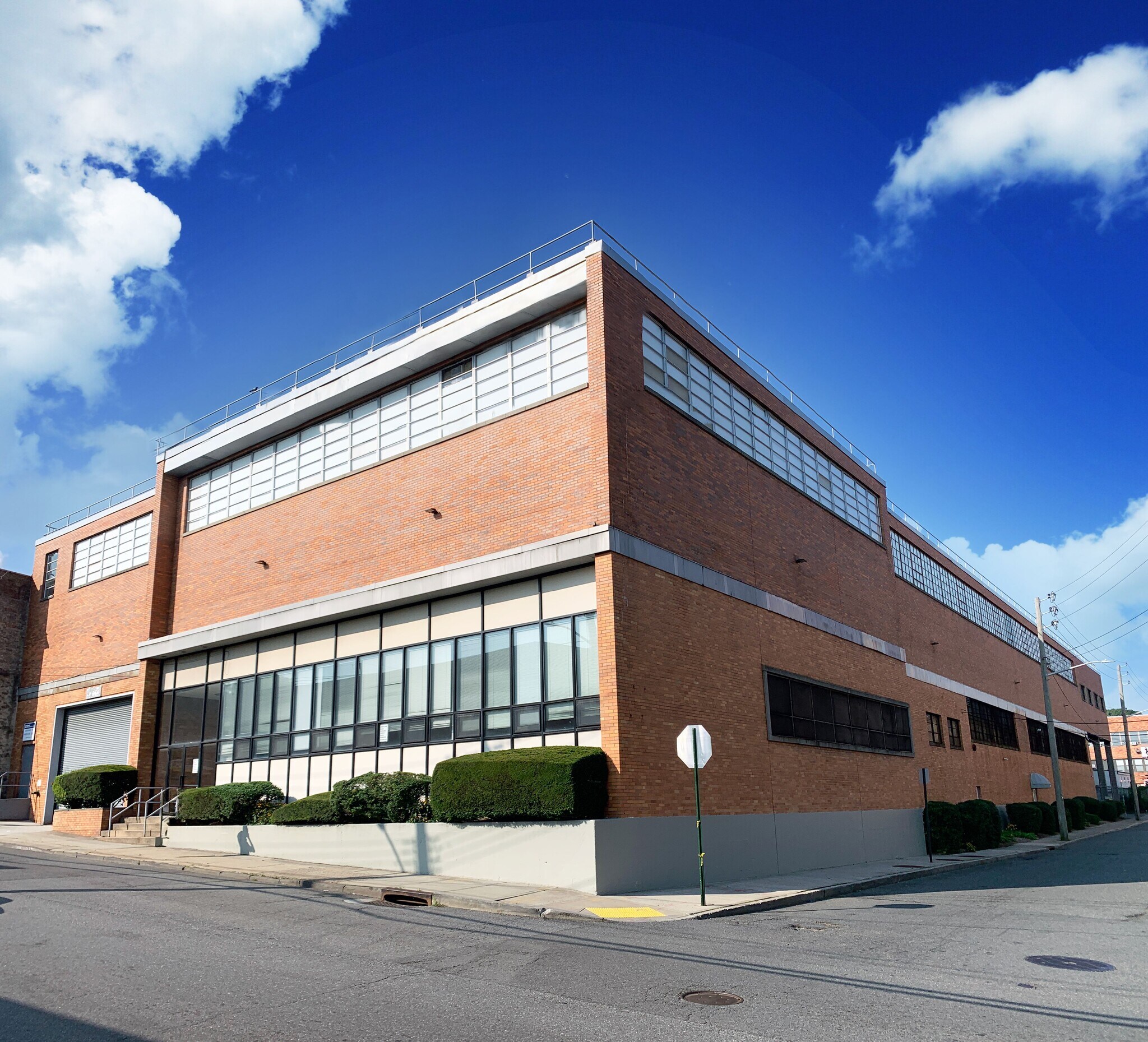 120 S Columbus Ave, Mount Vernon, NY à vendre Photo de l’immeuble– Image 1 sur 4