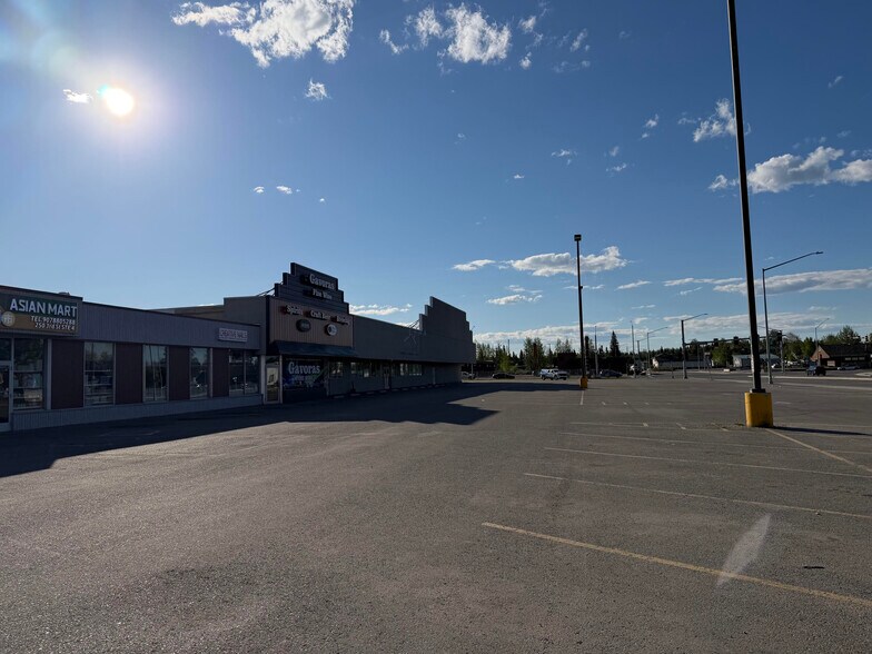 250 3rd St, Fairbanks, AK à louer - Photo de l’immeuble – Image 1 sur 5