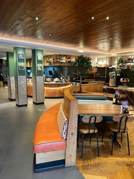 1-5 Bond St, Londres à vendre - Photo intérieure – Image 2 sur 6