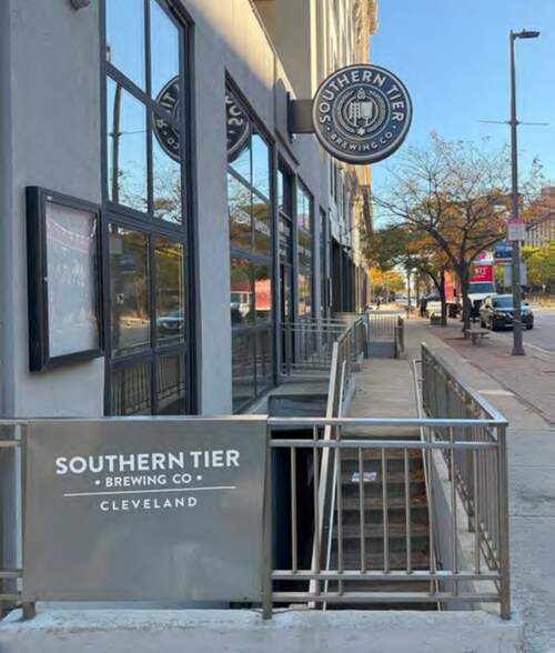 811 Prospect Ave E, Cleveland, OH à louer - Photo de l’immeuble – Image 2 sur 21