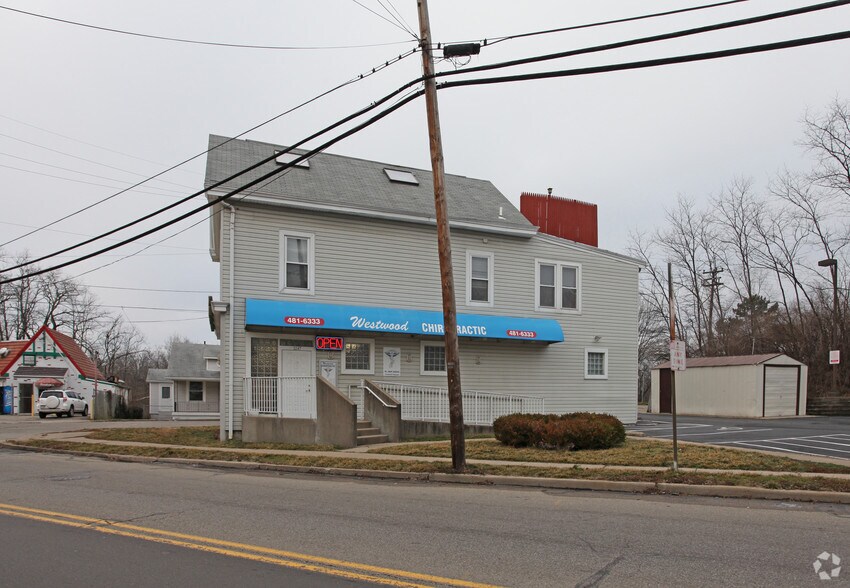 3247 Mchenry Ave, Cincinnati, OH à louer - Photo de l’immeuble – Image 2 sur 17