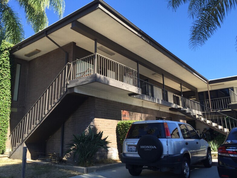 686-698 W Foothill Blvd, Monrovia, CA à louer - Photo de l’immeuble – Image 3 sur 7