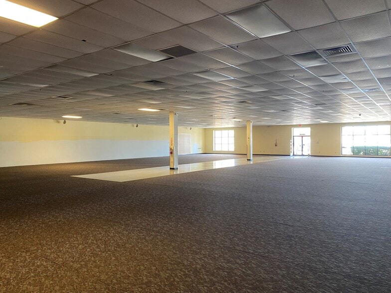 3035 N Rock Rd, Wichita, KS à louer - Photo intérieure – Image 2 sur 3