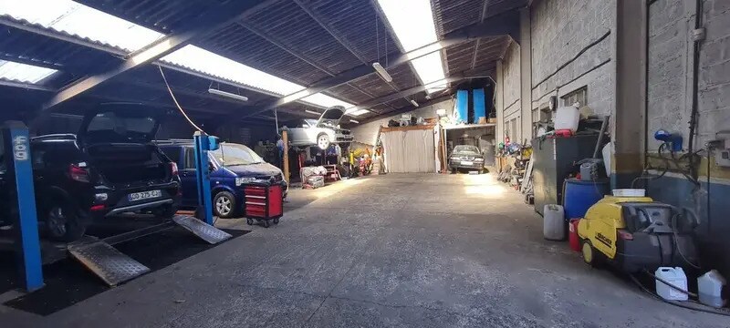 Local d'activités dans Saint-Brieuc à vendre - Photo de l’immeuble – Image 3 sur 4