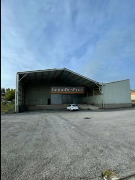 Local d’activités dans Seclin à louer - Photo de l’immeuble – Image 1 sur 7