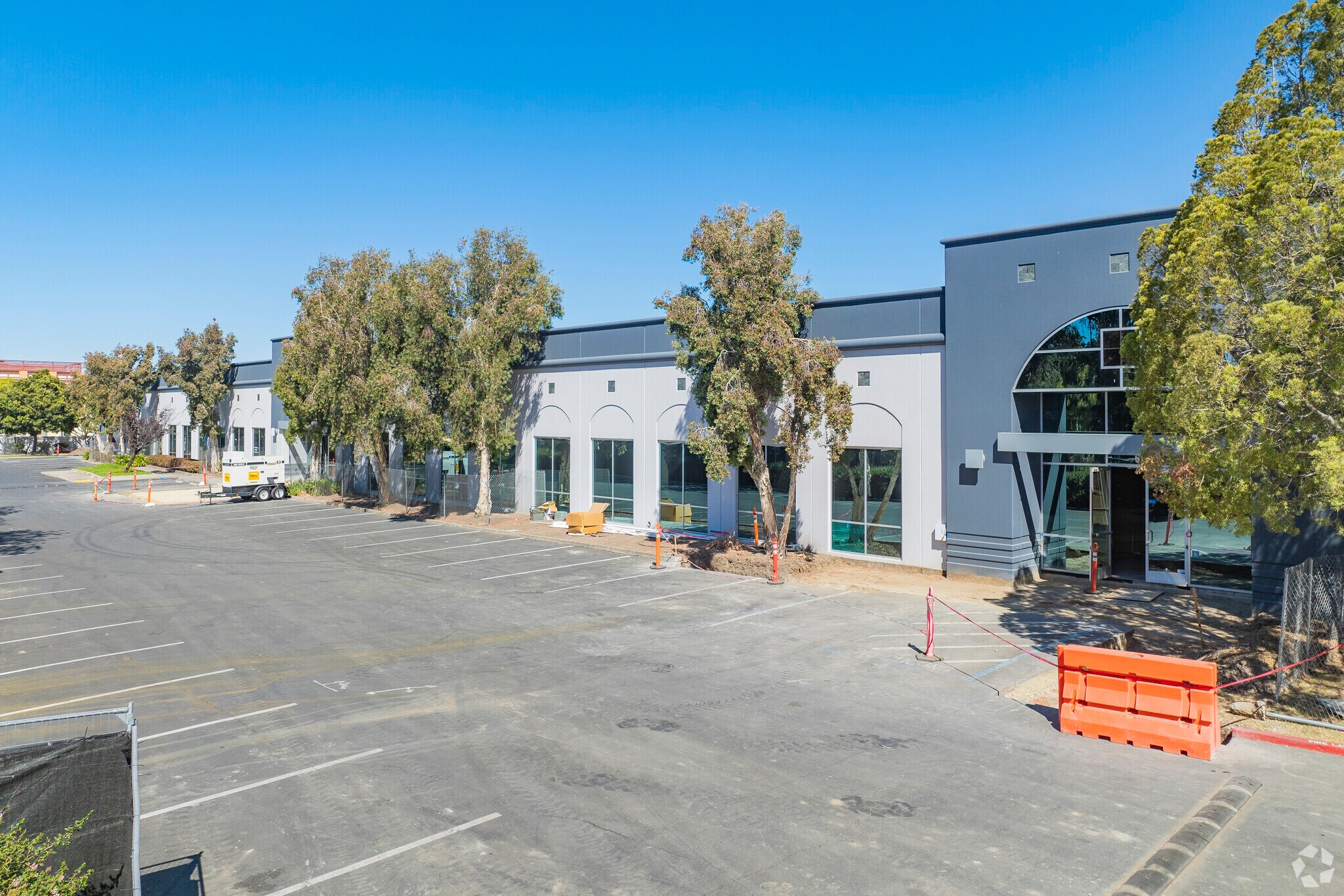 6100-6150 Stevenson Blvd, Fremont, CA à louer Photo de l’immeuble– Image 1 sur 16