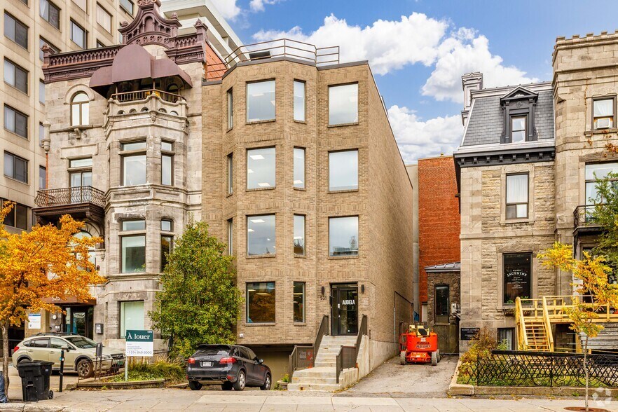 531 Rue Sherbrooke E, Montréal, QC à louer - Photo de l’immeuble – Image 3 sur 7