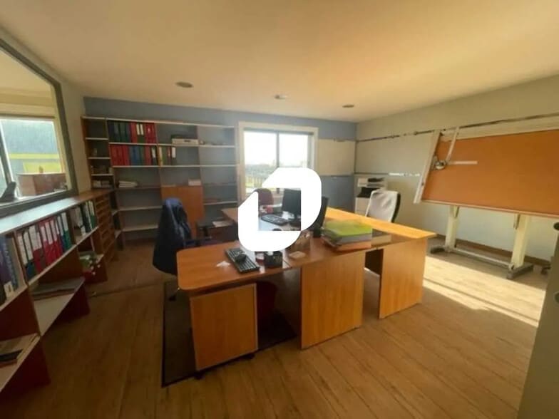 Local d'activités dans Méry-sur-Oise à vendre - Photo intérieure – Image 2 sur 12