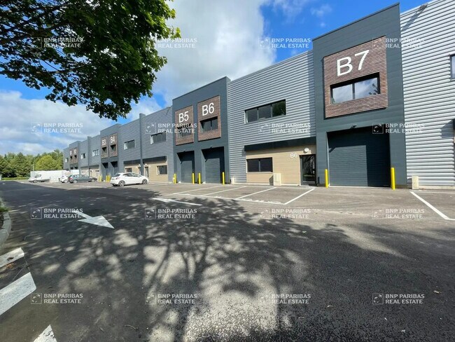 Plus de détails pour Bureau, Local d'activités à louer