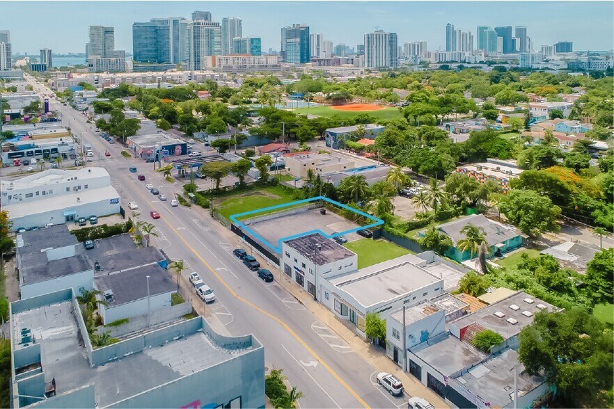 250 NW 36th St, Miami, FL à louer - Aérien – Image 2 sur 4