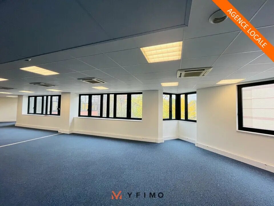 Bureau dans Montigny-le-Bretonneux à louer Photo de l’immeuble– Image 1 sur 5