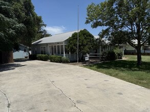 4778 Old Highway 81, New Braunfels, TX à louer Photo intérieure– Image 2 sur 16