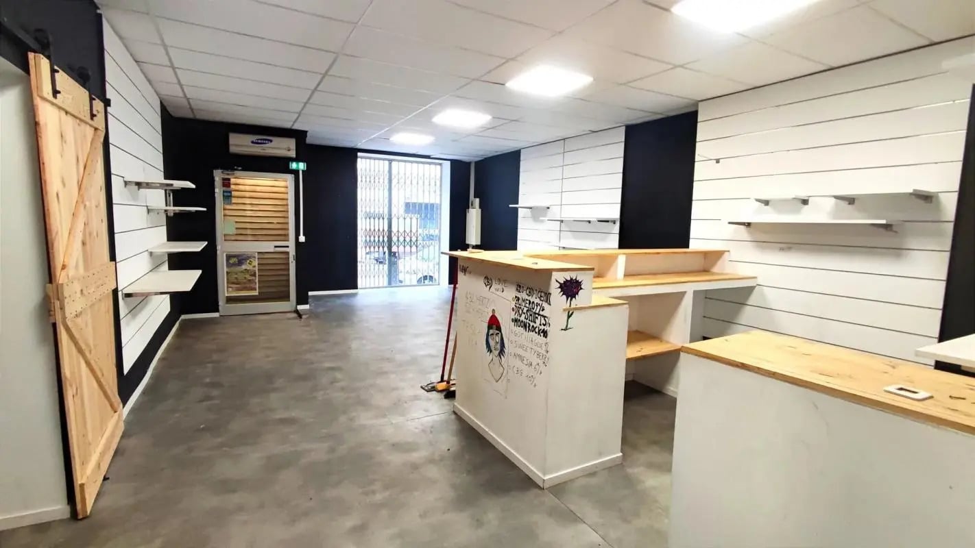 Local commercial dans Nice à louer Photo de l’immeuble– Image 1 sur 8