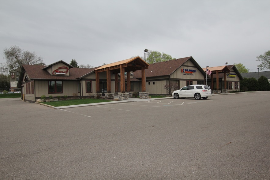 2425 S 11th St, Kalamazoo, MI à vendre - Photo principale – Image 1 sur 13