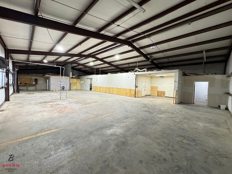 129 Industrial Dr, Boerne, TX à louer - Photo de l’immeuble – Image 3 sur 20
