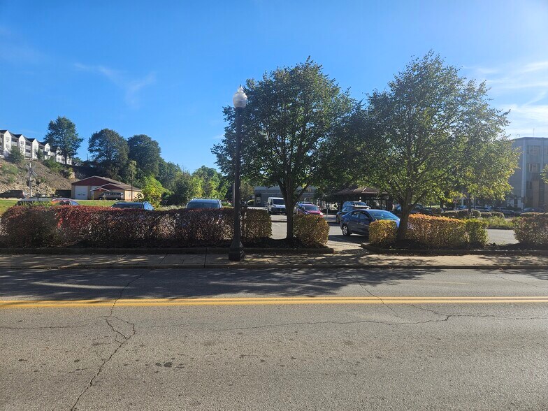 220 Sycamore St, Oil City, PA à vendre - Photo de l’immeuble – Image 3 sur 16