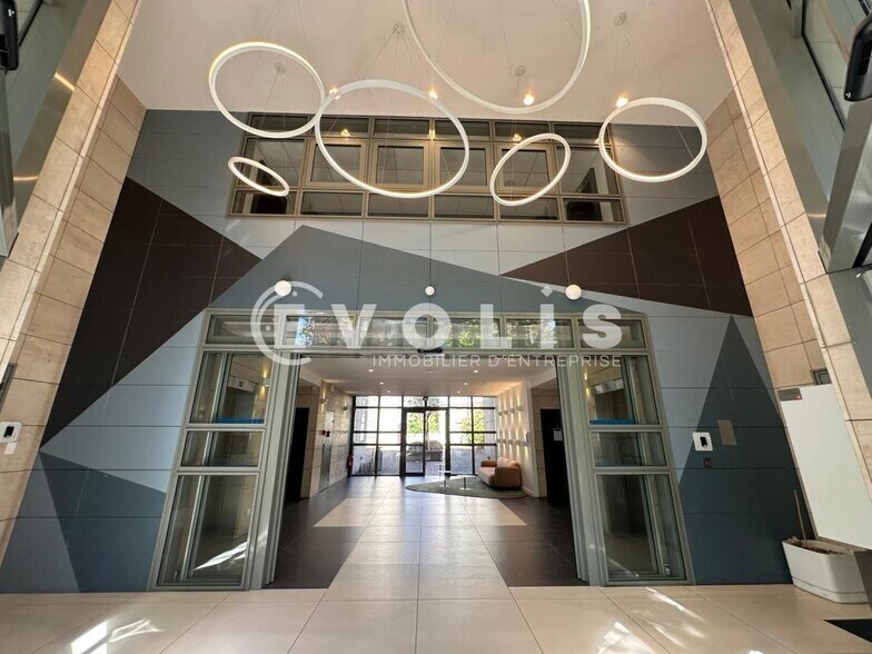 8 Rue Eugène Et Armand Peugeot, Rueil-Malmaison à louer - Hall d’entrée – Image 3 sur 16
