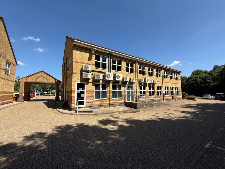 Rutherford Clos, Stevenage à louer - Photo de l’immeuble – Image 3 sur 16