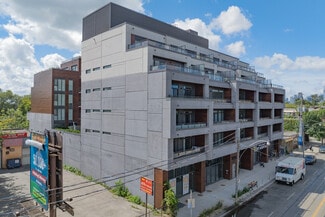 Plus de détails pour 1285 Queen St E, Toronto, ON - Logement à vendre