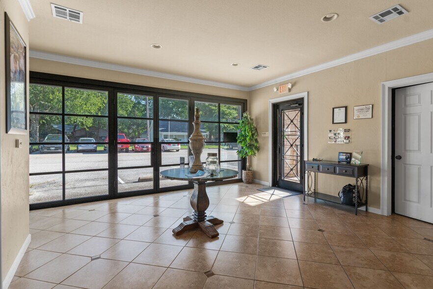 108 E Hill St, Keller, TX à vendre - Photo de l’immeuble – Image 2 sur 8
