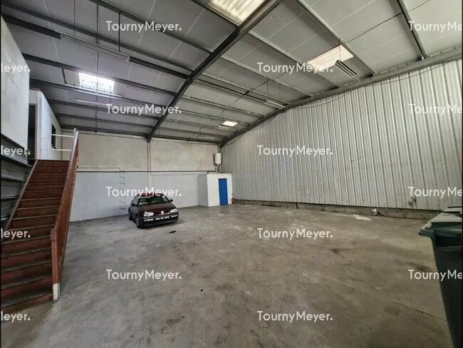 Plus de détails pour Local d'activités à louer