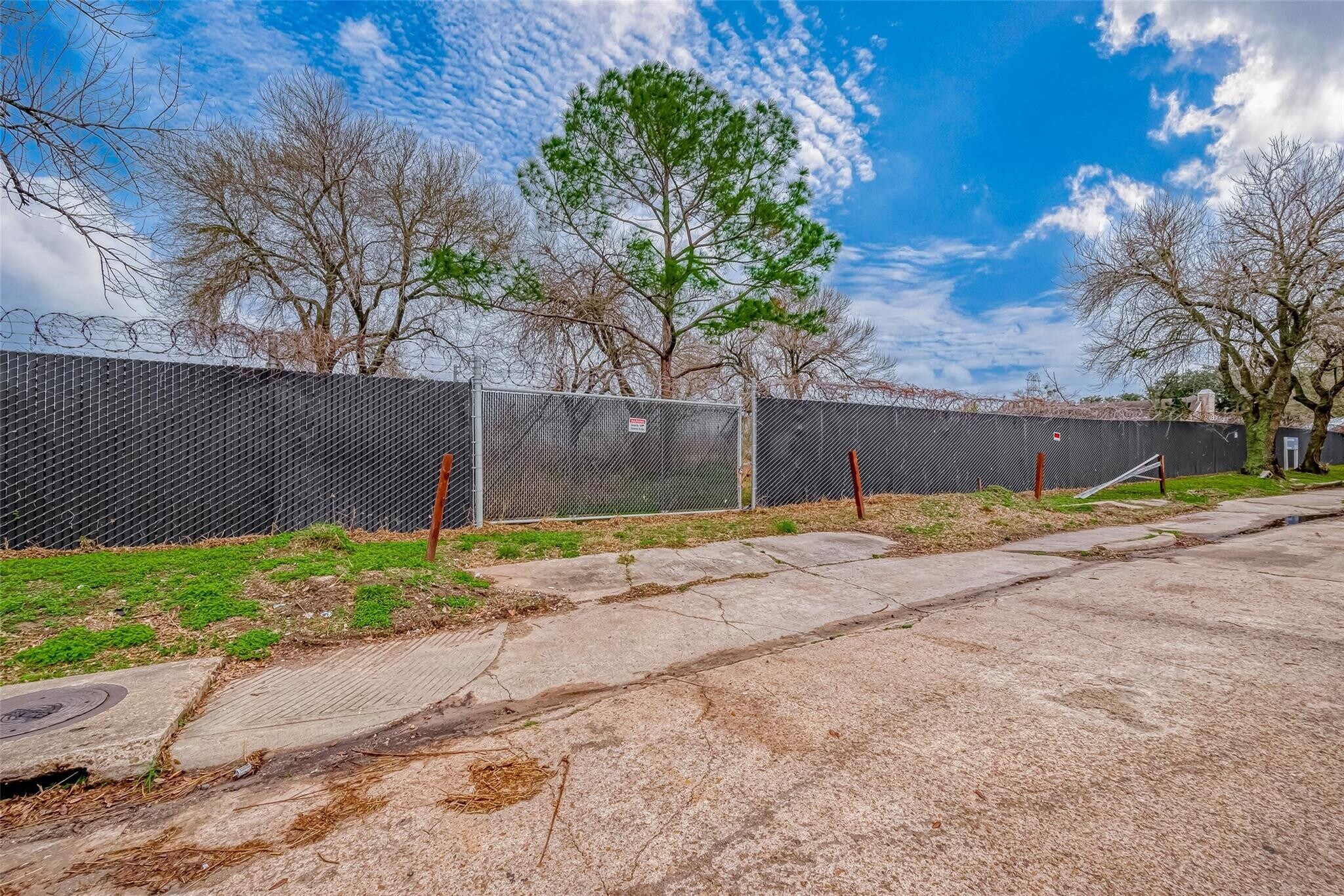 10403 Forum Park Dr, Houston, TX à vendre Photo de l’immeuble– Image 1 sur 10