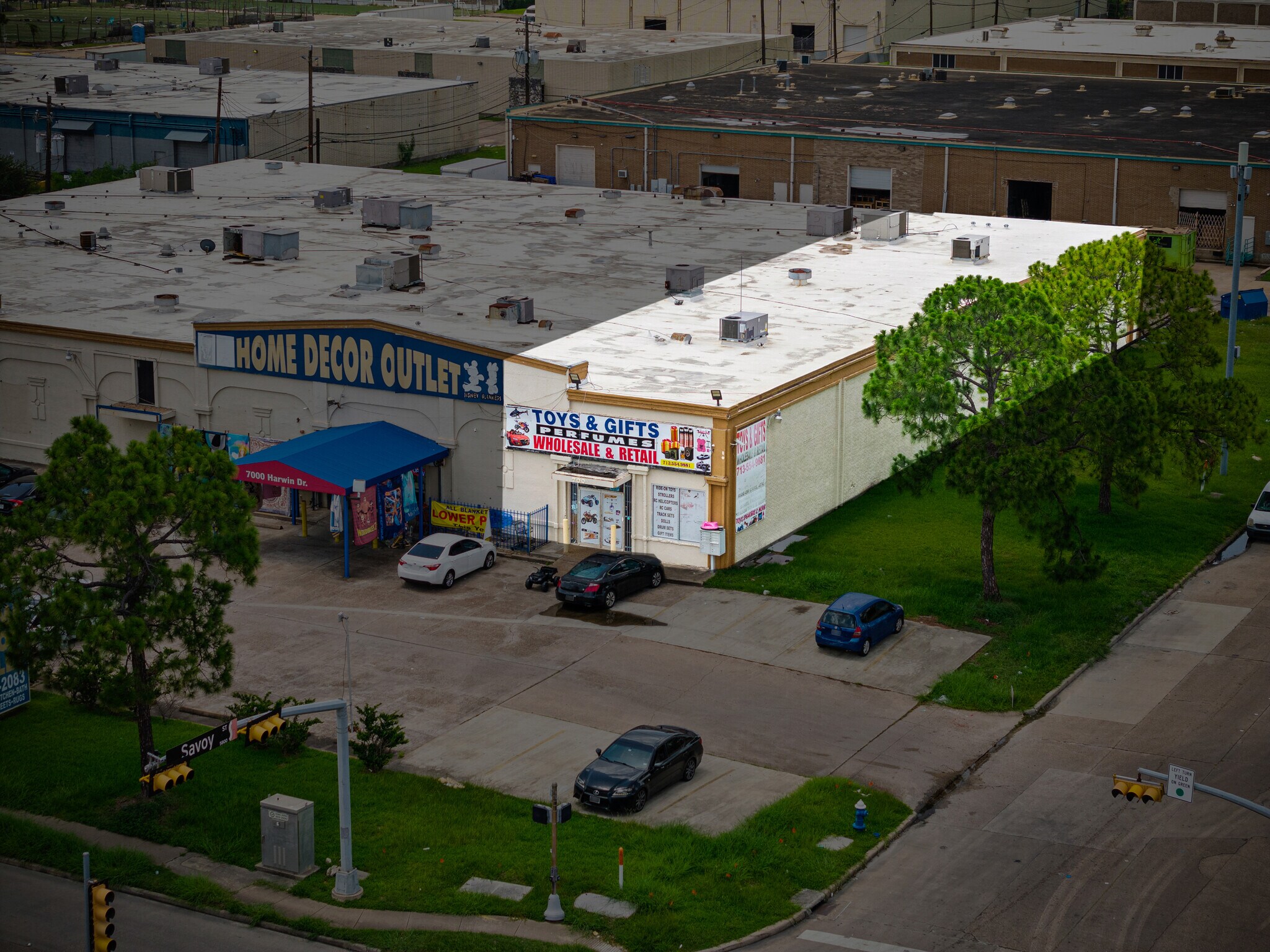 7000 Harwin Dr, Houston, TX à louer Photo de l’immeuble– Image 1 sur 21