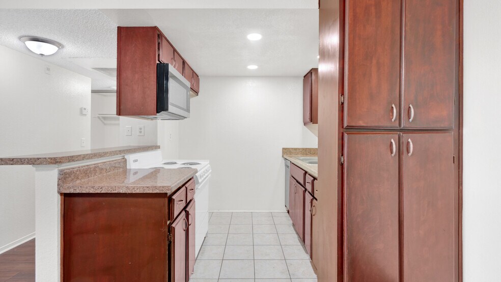 5555 N Long Beach Blvd, Long Beach, CA à vendre - Photo intérieure – Image 3 sur 10