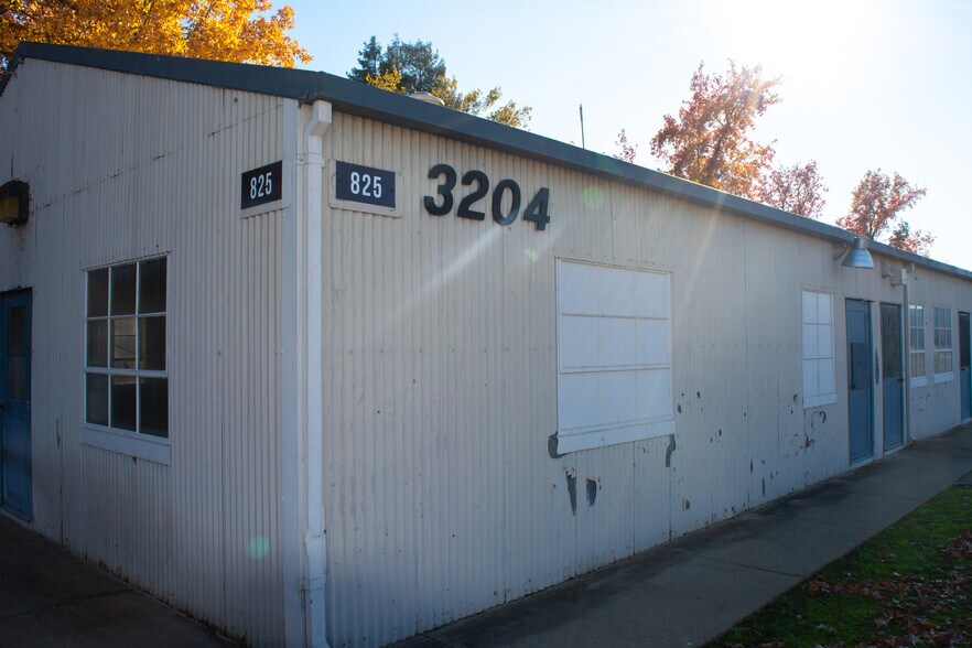3204 Palm St, Mcclellan, CA à louer - Photo de l’immeuble – Image 2 sur 9