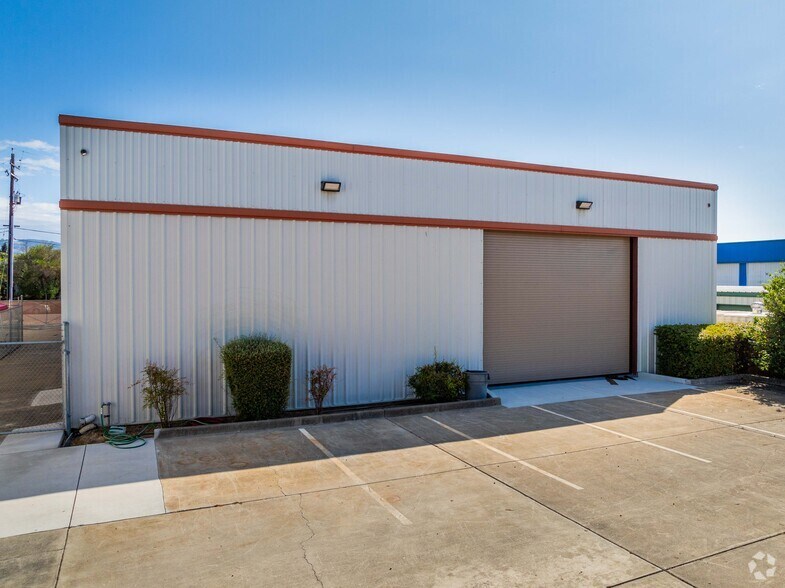 995 Transport Way, Petaluma, CA à louer - Photo de l’immeuble – Image 3 sur 9