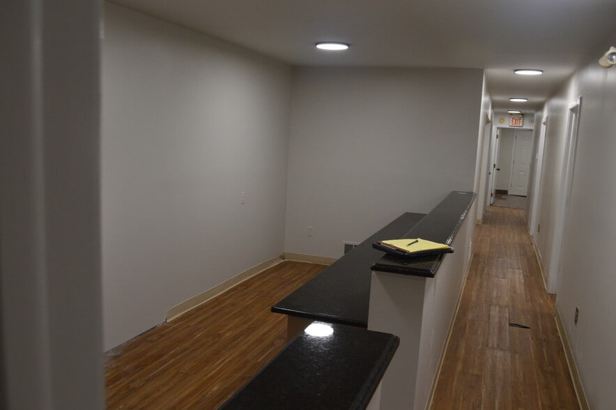 1457 Nottingham Way, Hamilton, NJ à louer - Photo de l’immeuble – Image 3 sur 5