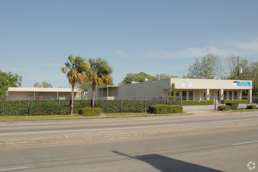 2909 Fountainview Dr, Houston, TX à louer - Photo de l’immeuble – Image 2 sur 2