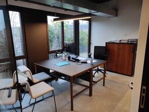 12 Rue Barbès, Levallois-Perret à louer Photo intérieure– Image 2 sur 3