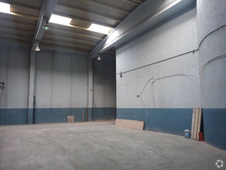 Industriel/Logistique dans Rivas-Vaciamadrid, Madrid à vendre - Photo de l’immeuble – Image 1 sur 5