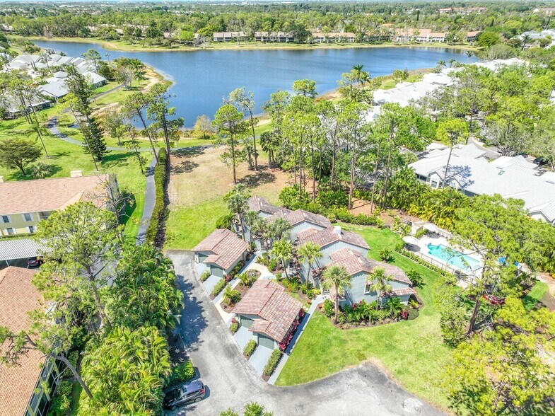 Santa Cruz Blvd, Naples, FL à vendre - Photo de l’immeuble – Image 2 sur 25