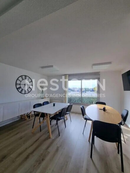 Bureau dans Vannes à louer - Photo de l’immeuble – Image 2 sur 4