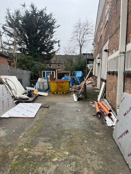 33 Sutherland Rd, Londres à louer - Photo de l’immeuble – Image 3 sur 4