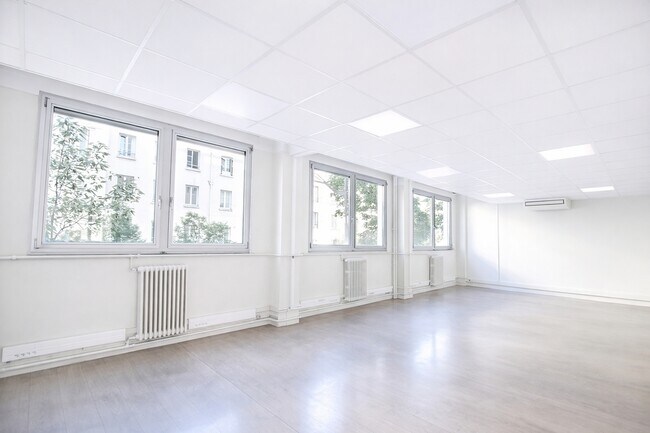 Plus de détails pour Rue Du Faubourg Saint-Martin, Paris - Bureau à louer