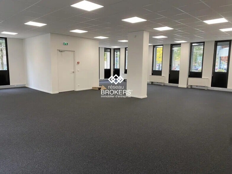 Bureau dans Grenoble à vendre - Photo intérieure – Image 2 sur 4