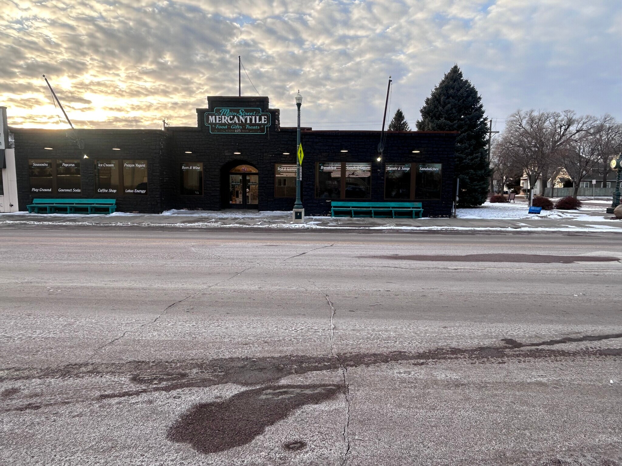 615 N Main St, Mitchell, SD à vendre Photo principale– Image 1 sur 14