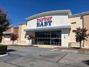 22999 Savi Ranch Pky, Yorba Linda, CA à vendre Photo intérieure– Image 2 sur 7