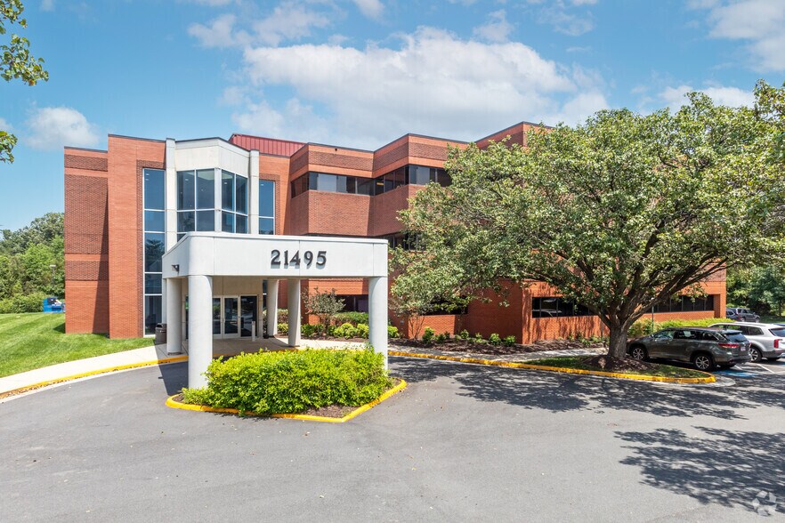 21495 Ridgetop Cir, Sterling, VA à vendre - Photo de l’immeuble – Image 1 sur 3