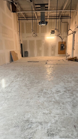 1083 Parsons Rd SW, Edmonton, AB à louer - Photo intérieure – Image 3 sur 6