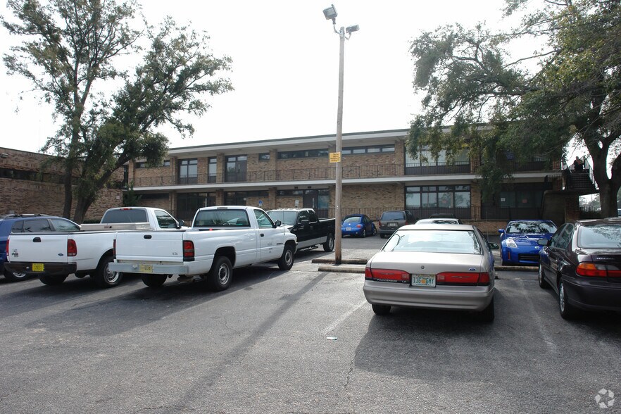 14 W Jordan St, Pensacola, FL à louer - Photo de l’immeuble – Image 2 sur 14