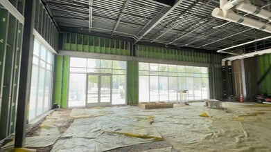 8821 Metropark Dr, Shenandoah, TX à louer - Vidéo sur l’annonce professionnelle